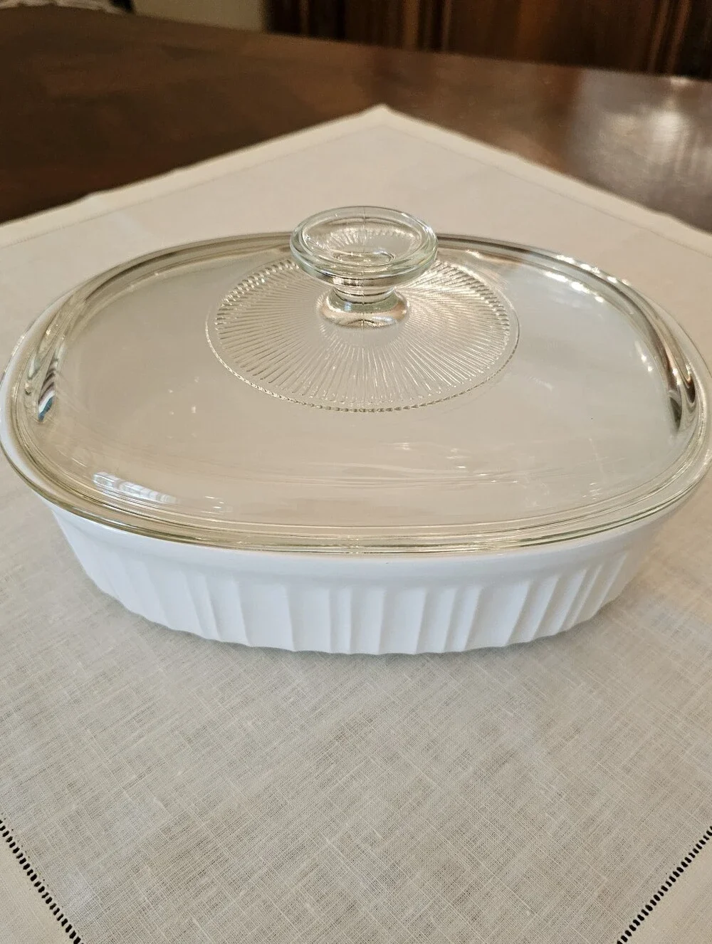 CorningWare French White Stoneware Oval Casserole Dish w/ Glass Lid ~ 1-1/2 Qt
